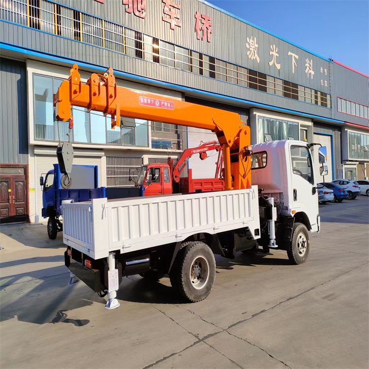 邯郸市三轮随车吊定制 农用改装机自备吊中瑞长期出售